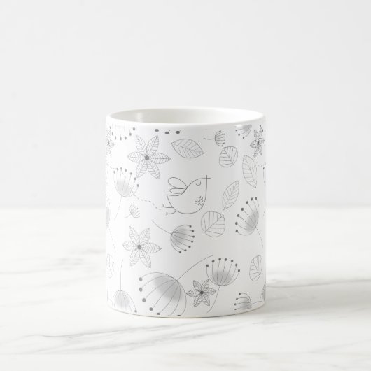 Whimsical Cute Floral and Bird Pattern on White コーヒーマグカップ (中央)