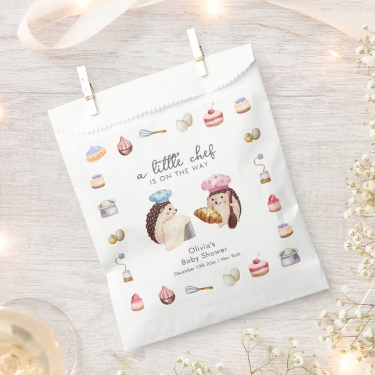 Whimsical Cute Hedgehog Chef Baker Baby Shower  フェイバーバッグ (クリップ留めされた状態)