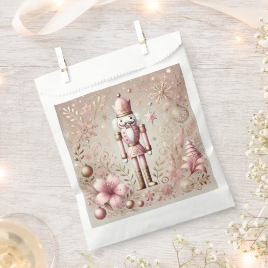 Whimsical Elegant Pink & Gold Pastel Nutcracker フェイバーバッグ (クリップ留めされた状態)