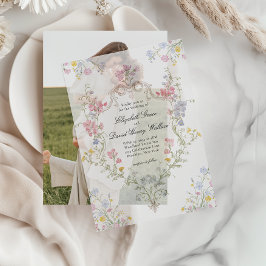 Whimsical Elegant Rococo Floral Crest Wedding ベラム紙招待状