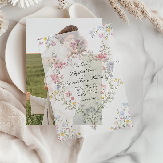 Whimsical Elegant Rococo Floral Crest Wedding ベラム紙招待状