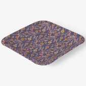 Whimsical Floral Design with Vines on Purple Back ペーパープレート (傾斜あり)