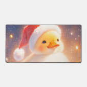Whimsical Fluffy Duckling Santa Hat Holiday Snow デスクマット (正面)