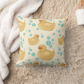 Whimsical Gender Neutral Duck Bubble Throw Pillow クッション (ブランケット)