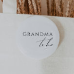 Whimsical Gender Neutral Grandma To Be 缶バッジ<br><div class="desc">Introducing our whimsical gender-neutral grandma-to-be button—perfect for any season, whether it's fall, winter, spring, or summer! This button has a boho-chic vibe with modern, elegant calligraphy and a minimalist black-and-white design. It's pretty and unique, with a touch of vintage shabby chic, making it perfect for both boys and girls. Plus,...</div>