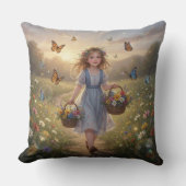 Whimsical Girl  クッション (正面)