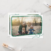 Whimsical Green Ribbon Frame Holiday Photo カード (正面/裏面インサイチュ)