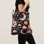 Whimsical Halloween Night Sky Pattern トートバッグ (クローズアップ)