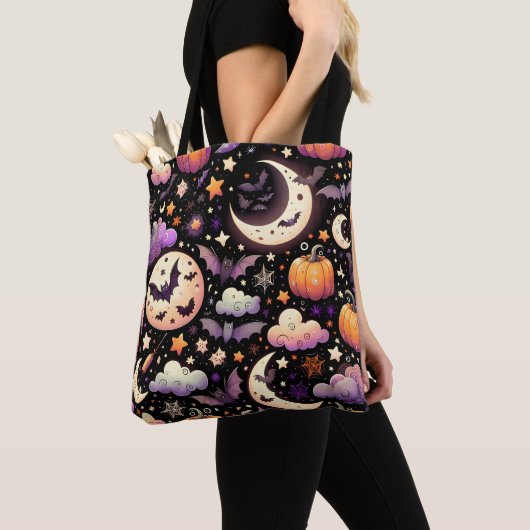 Whimsical Halloween Night Sky Pattern トートバッグ (クローズアップ)