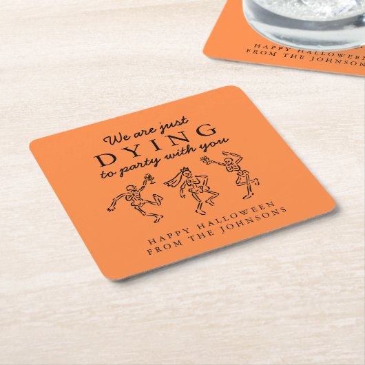 Whimsical Hand Drawn Skeletons Halloween Party スクエアペーパーコースター (アングル)