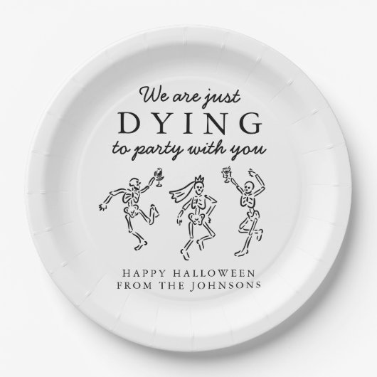 Whimsical Hand Drawn Skeletons Halloween Party ペーパープレート (正面)