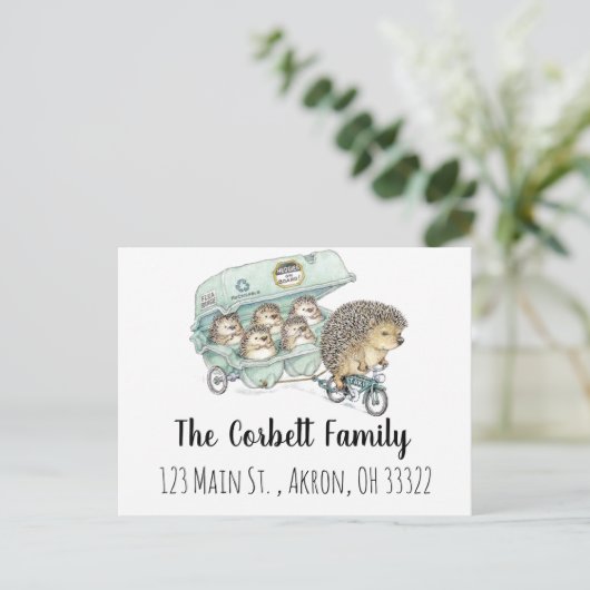 Whimsical Hedgehog Family Customizable ポストカード (スタンド正面)