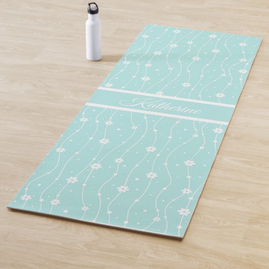 Whimsical Minty Green Daisy Floral Script Name  ヨガマット (インサイチュ)