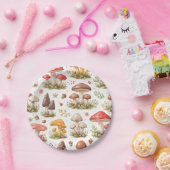 Whimsical Mushroom Pattern, Nature Inspired Design ペーパープレート (パーティー)