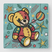 Whimsical Patchwork Christmas Teddy Bear スクエア壁時計 (正面)