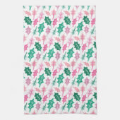 Whimsical Pink and Green Christmas Holly Leaves キッチンタオル (縦)