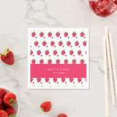 Whimsical Pink Strawberry Wedding Napkins スタンダードカクテルナプキン (インサイチュ)