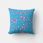 Whimsical Pink Three-Petal Throw Pillow クッション (正面)