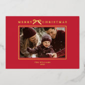 Whimsical Red Christmas Family Photo 箔シーズンカード (正面)