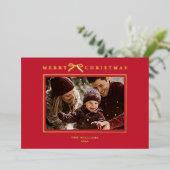 Whimsical Red Christmas Family Photo 箔シーズンカード (立ち正面)