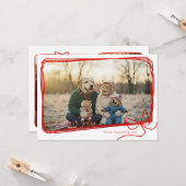 Whimsical Red Ribbon Frame Holiday Photo カード (正面/裏面インサイチュ)