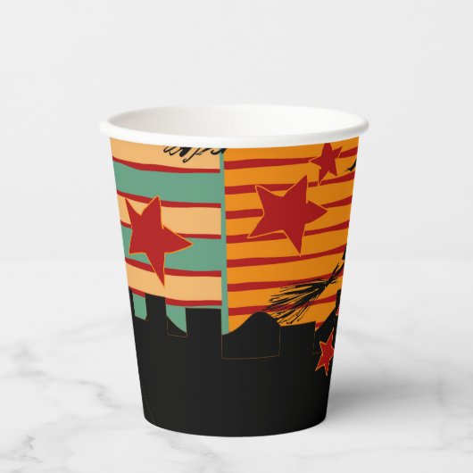 Whimsical Retro Witch Hat Over Skyline Halloween 紙コップ (正面)