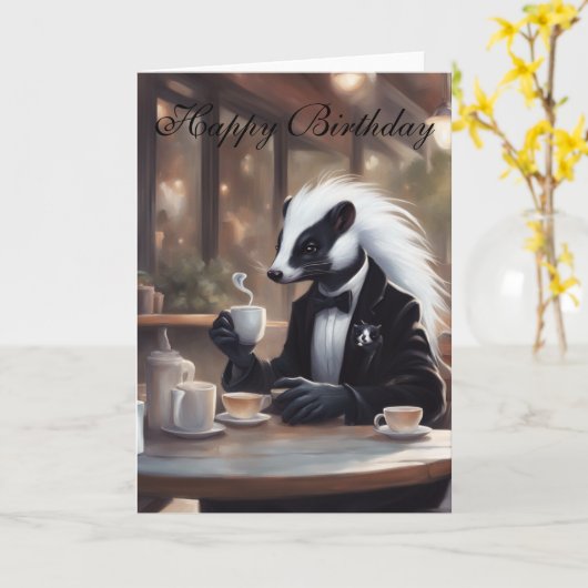 Whimsical Skunk in a coffee shop birthday カード (黄色い花)