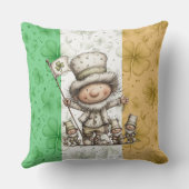 Whimsical St. Patrick’s Day Characters  クッション (裏面)