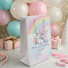 Whimsical Unicorn Rainbow Birthday Party Gift Bag ミディアムペーパーバッグ