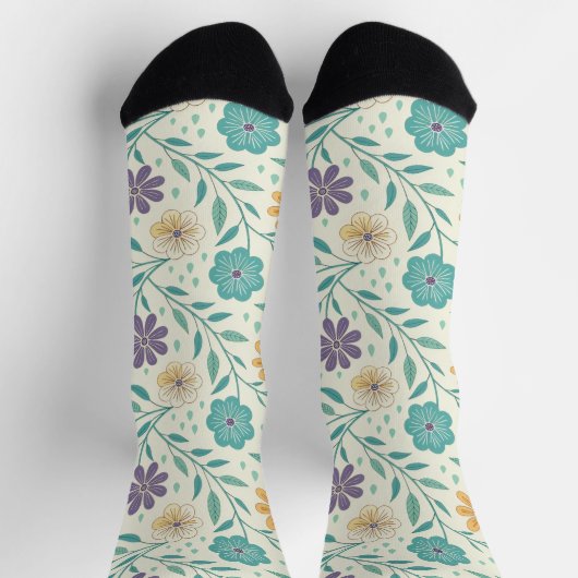 Whimsical Vintage Floral Cream Patterned  ソックス (上部)