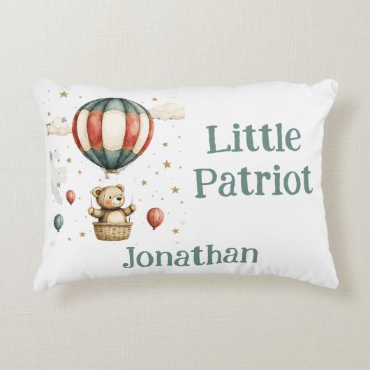 Whimsical Watercolor Bear アクセントクッション (正面)