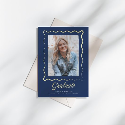 Whimsical Wavy Border Graduation Announcement 招待状