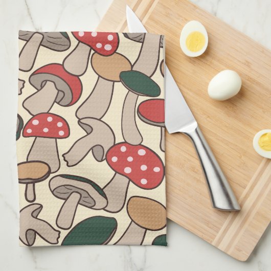 Whimsical Wild Fungi & Toadstool キッチンタオル (四つ折り)