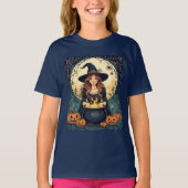 Whimsically Enchanting Witch With Spiders Tシャツ (正面)