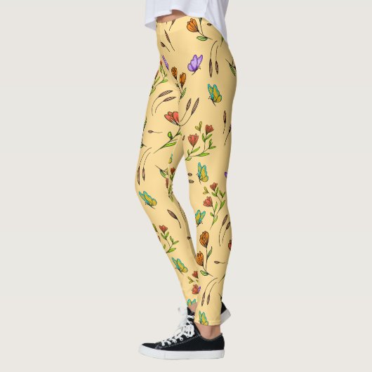 Whimsy Bloom Floral Butterfly Pattern Leggings レギンス (左)