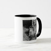 Whipsnadeの動物園の彼女の2匹の幼いこどもを持つトラ マグカップ (正面右)