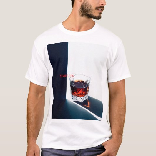 Whiskey in a Crystal Glass. Minimalist Art Tシャツ (正面)