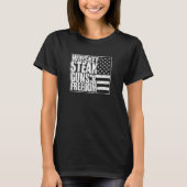 Whiskey Steak Guns & Freedom  beef Tシャツ (正面)