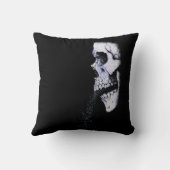 Whispering Bones クッション (裏面)