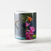 "Whispers of Nature: Hummingbird, Waterfall コーヒーマグカップ (中央)