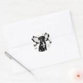 Whispers of Wings | Custom dog art ラウンドシール (封筒)