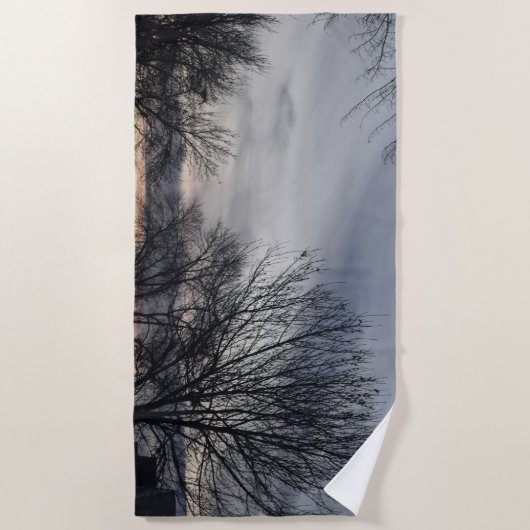 Whispers of Winter ビーチタオル (正面)