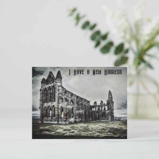 Whitby Abbey Gothic Change of Address ポストカード (スタンド正面)