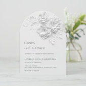 White 3D Flowers Roses Minimalist Wedding 招待状 (スタンド正面)