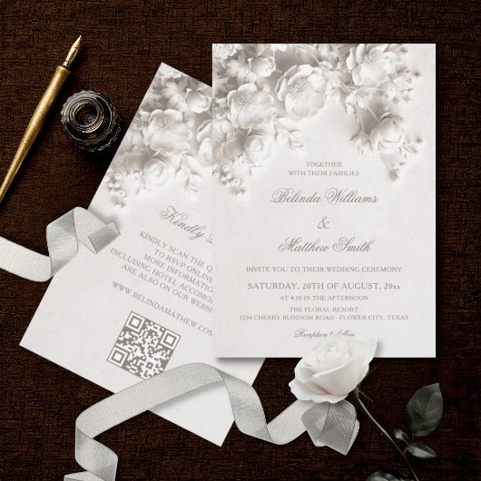 White 3D Flowers Vintage Wedding 招待状