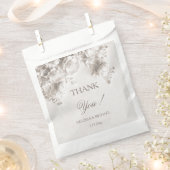 White 3D Roses Wedding Thank You フェイバーバッグ (クリップ留めされた状態)