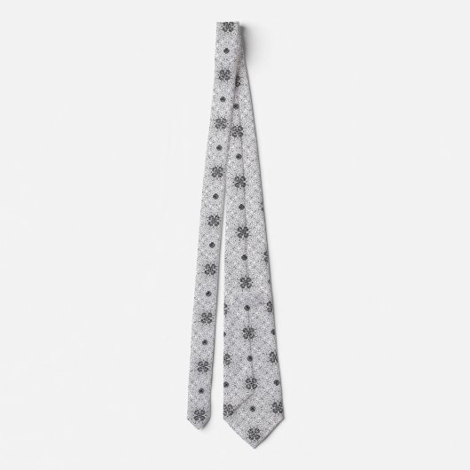 White and black openwork geometric pattern Elsa ネクタイ (裏面)