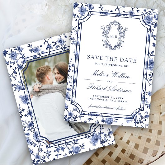 White and Blue Chinoiserie Crest Photo Wedding セーブザデート