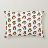White and Brown Floral Boho  アクセントクッション (正面)