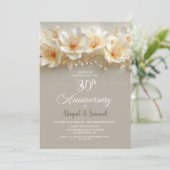 White and Gold Floral 30th Wedding Anniversary 招待状 (スタンド正面)
